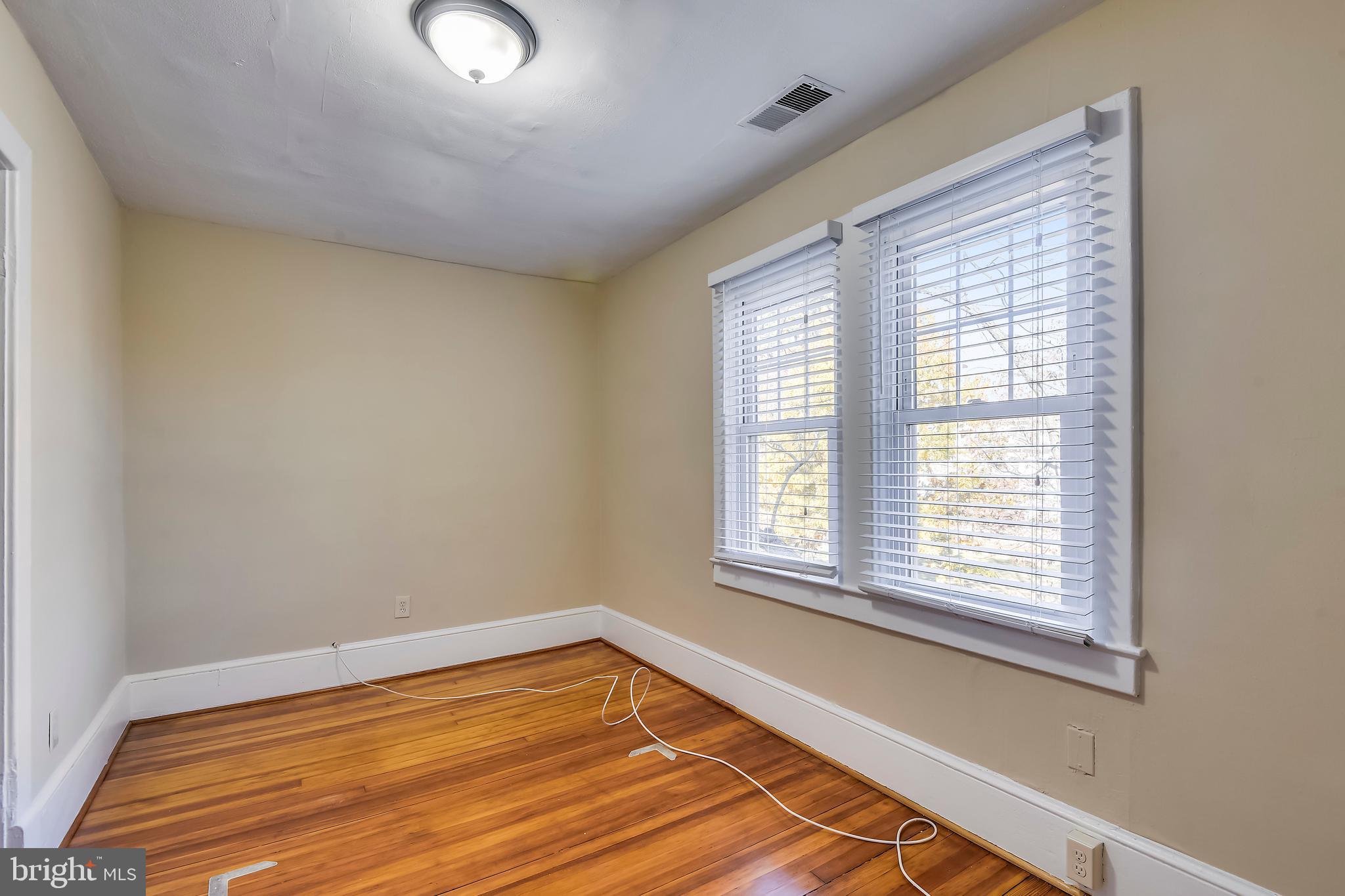 CLARENDON - Residential Lease