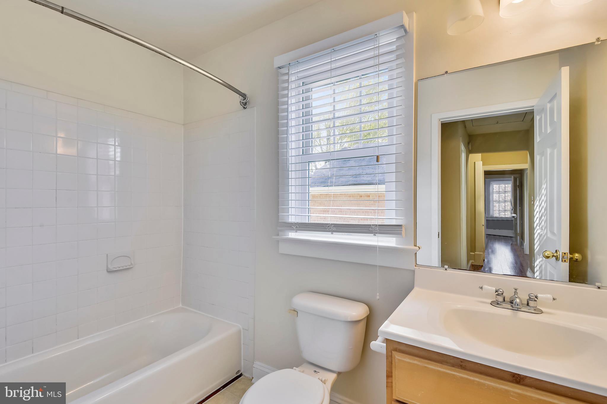 CLARENDON - Residential Lease