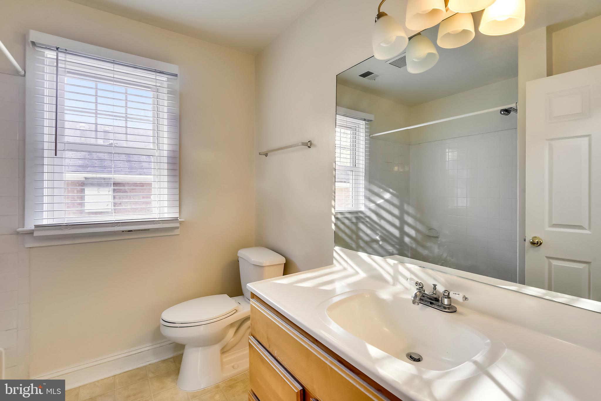 CLARENDON - Residential Lease