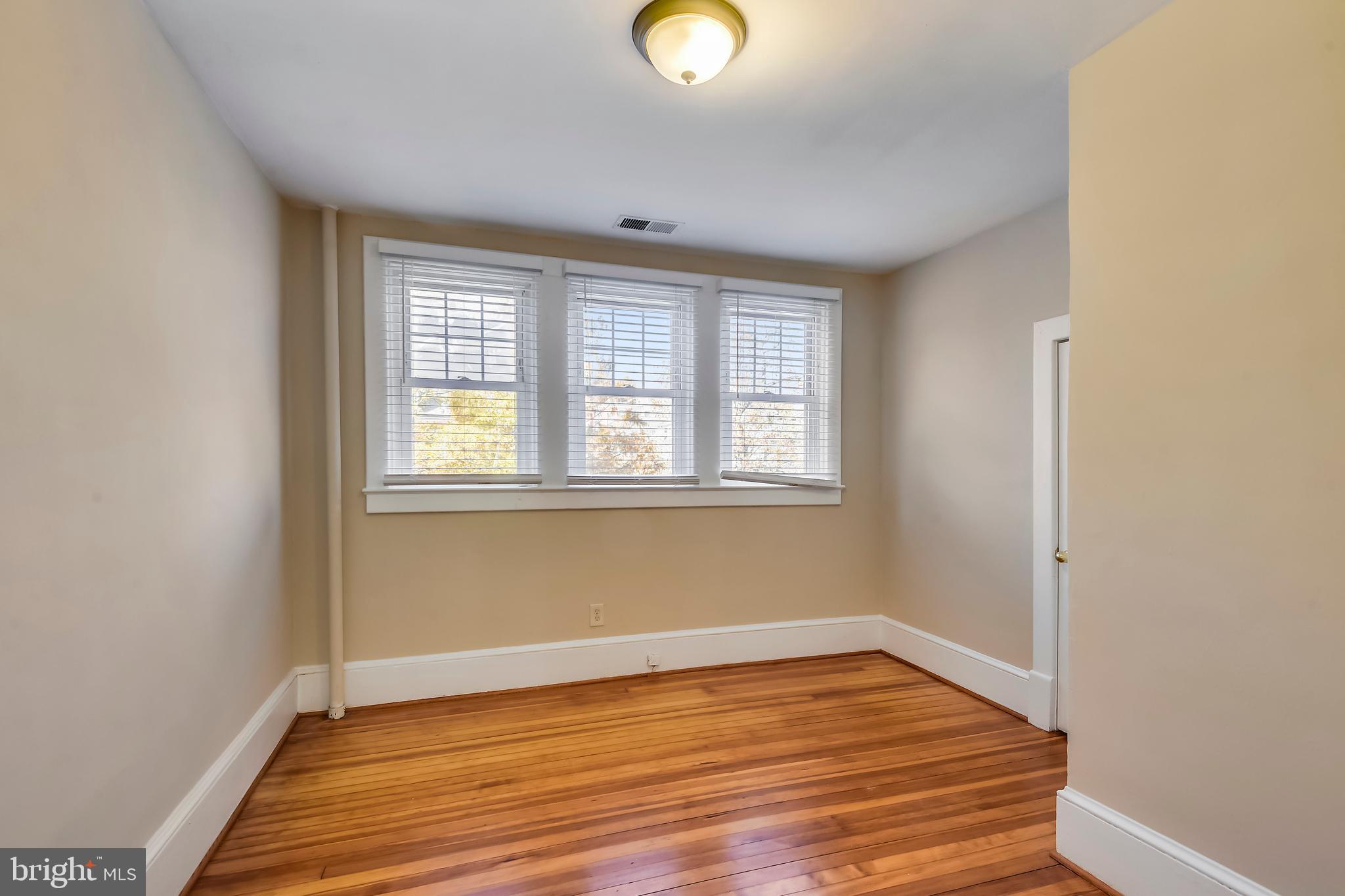 CLARENDON - Residential Lease