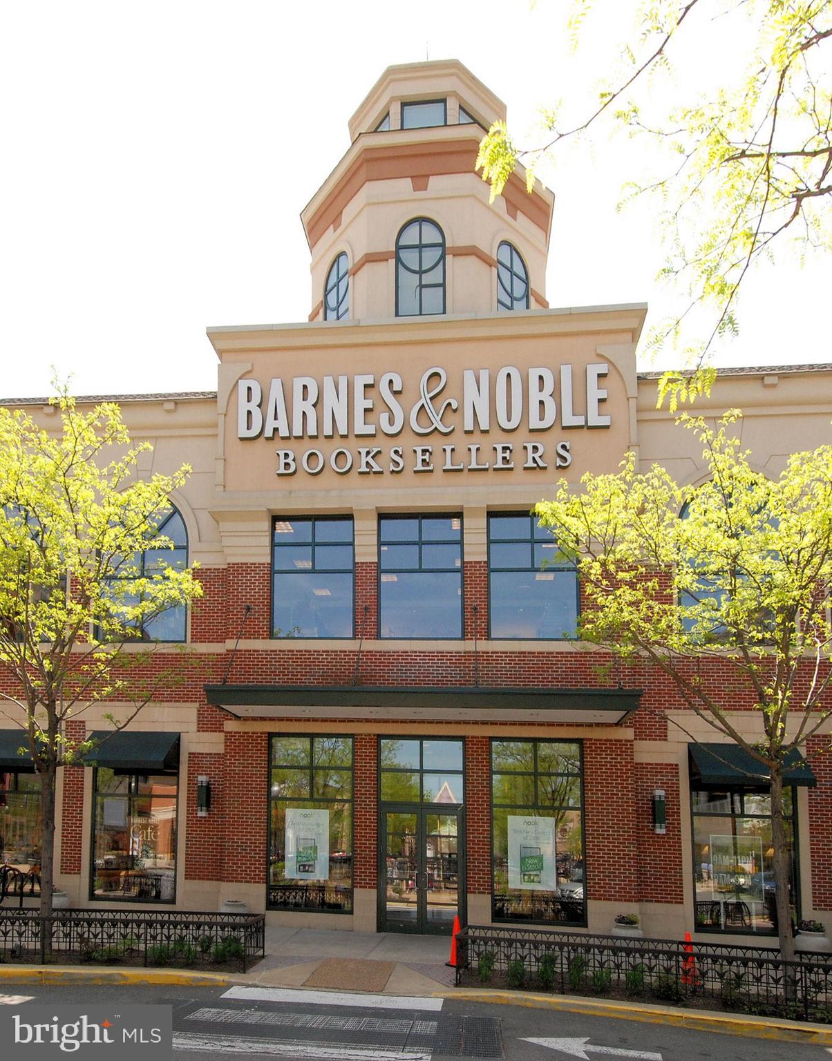 CLARENDON - Residential Lease