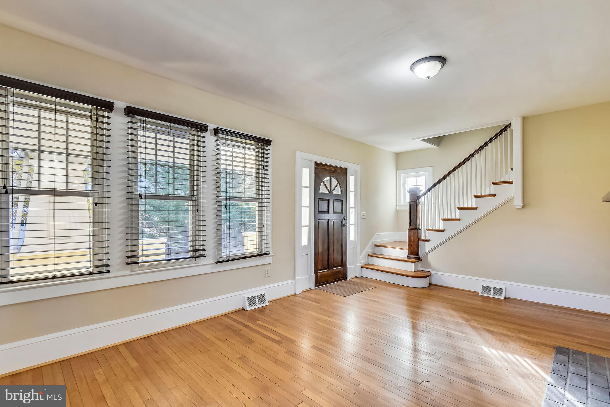 CLARENDON - Residential Lease