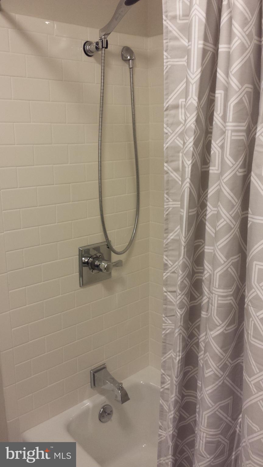 MOUNT VERNON PLACE HISTORIC DISTRICT - Residential Lease