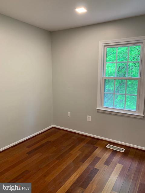 INVERNESS KNOLLS - Residential Lease