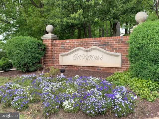 INVERNESS KNOLLS - Residential Lease