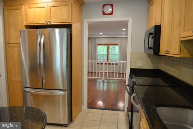 INVERNESS KNOLLS - Residential Lease