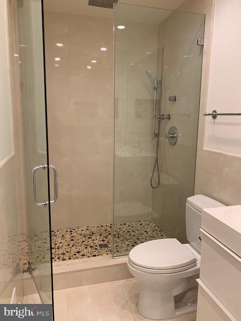 INVERNESS KNOLLS - Residential Lease