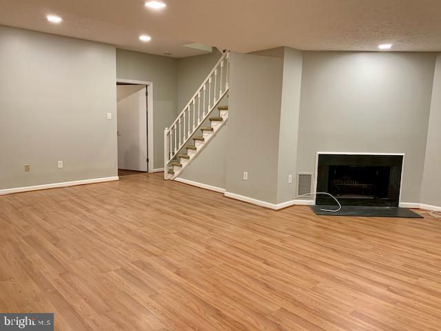 INVERNESS KNOLLS - Residential Lease