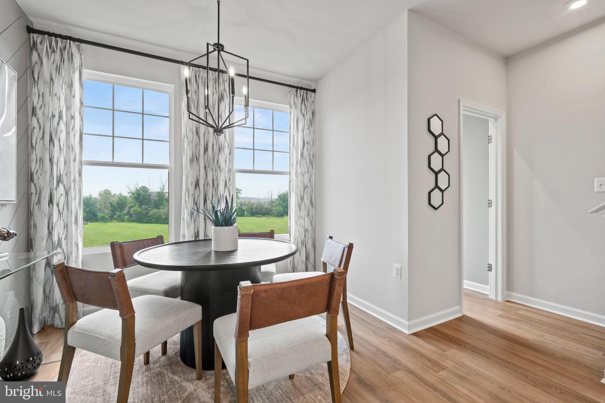 PRESIDENTS POINTE - Residential