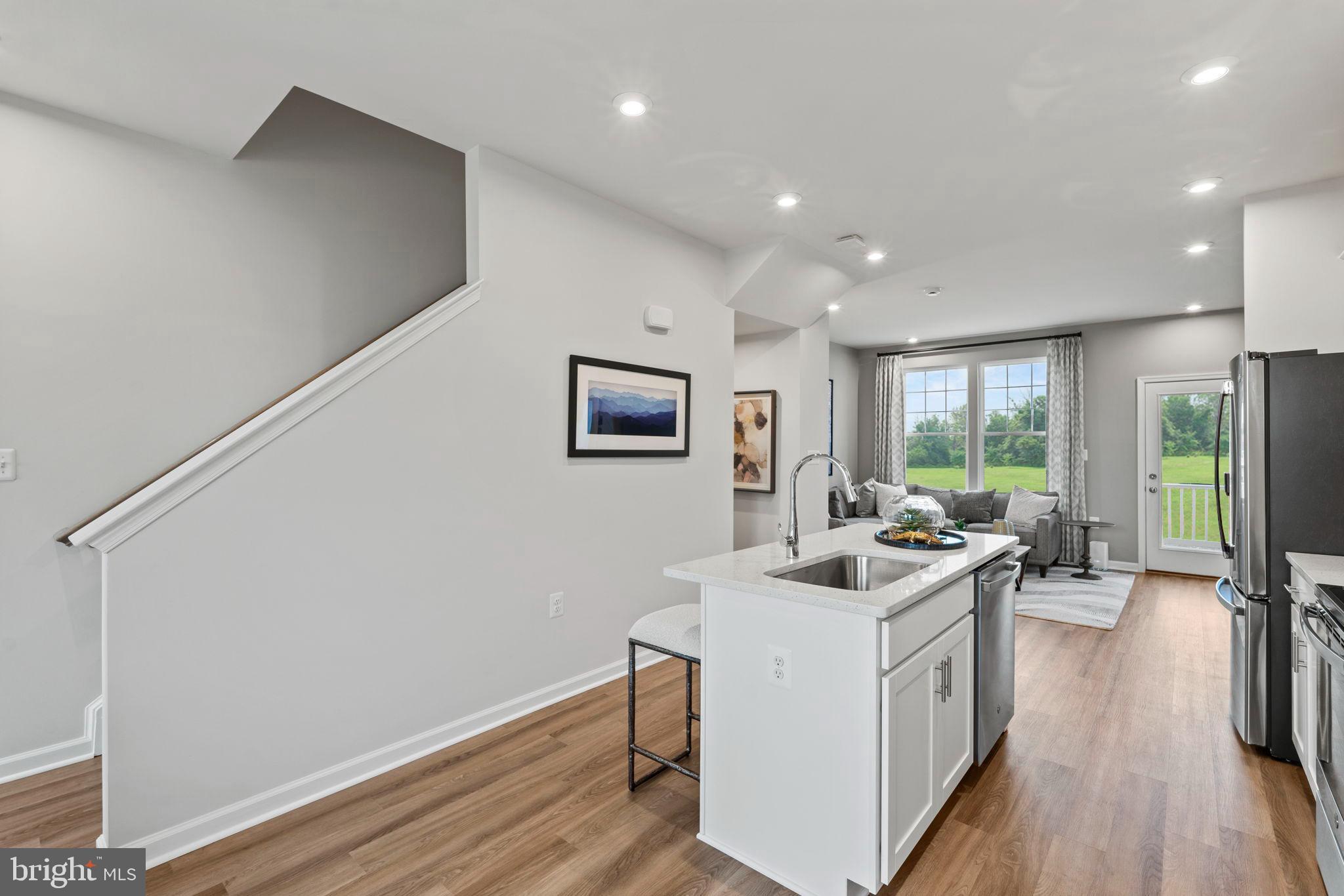 PRESIDENTS POINTE - Residential