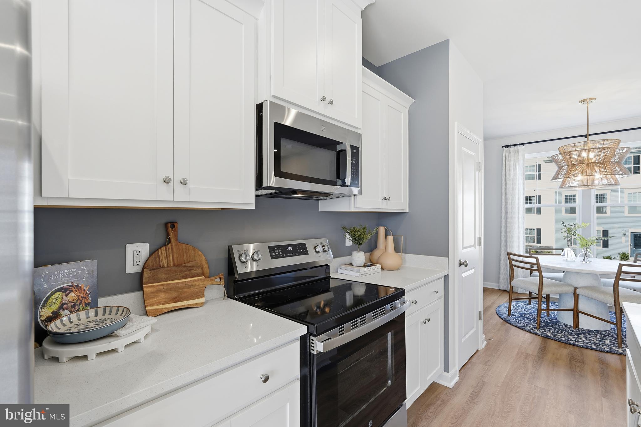 PRESIDENTS POINTE - Residential