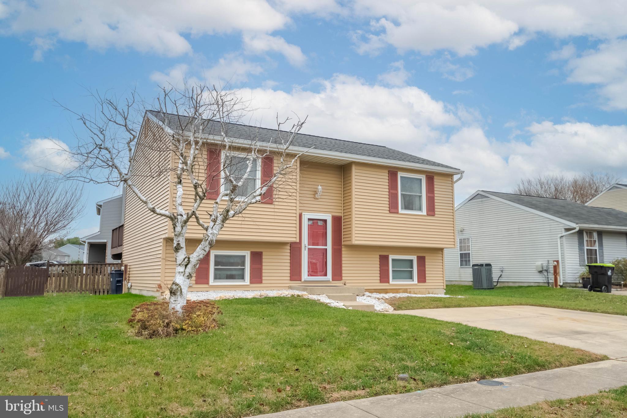 WOODBRIDGE CENTER - Residential