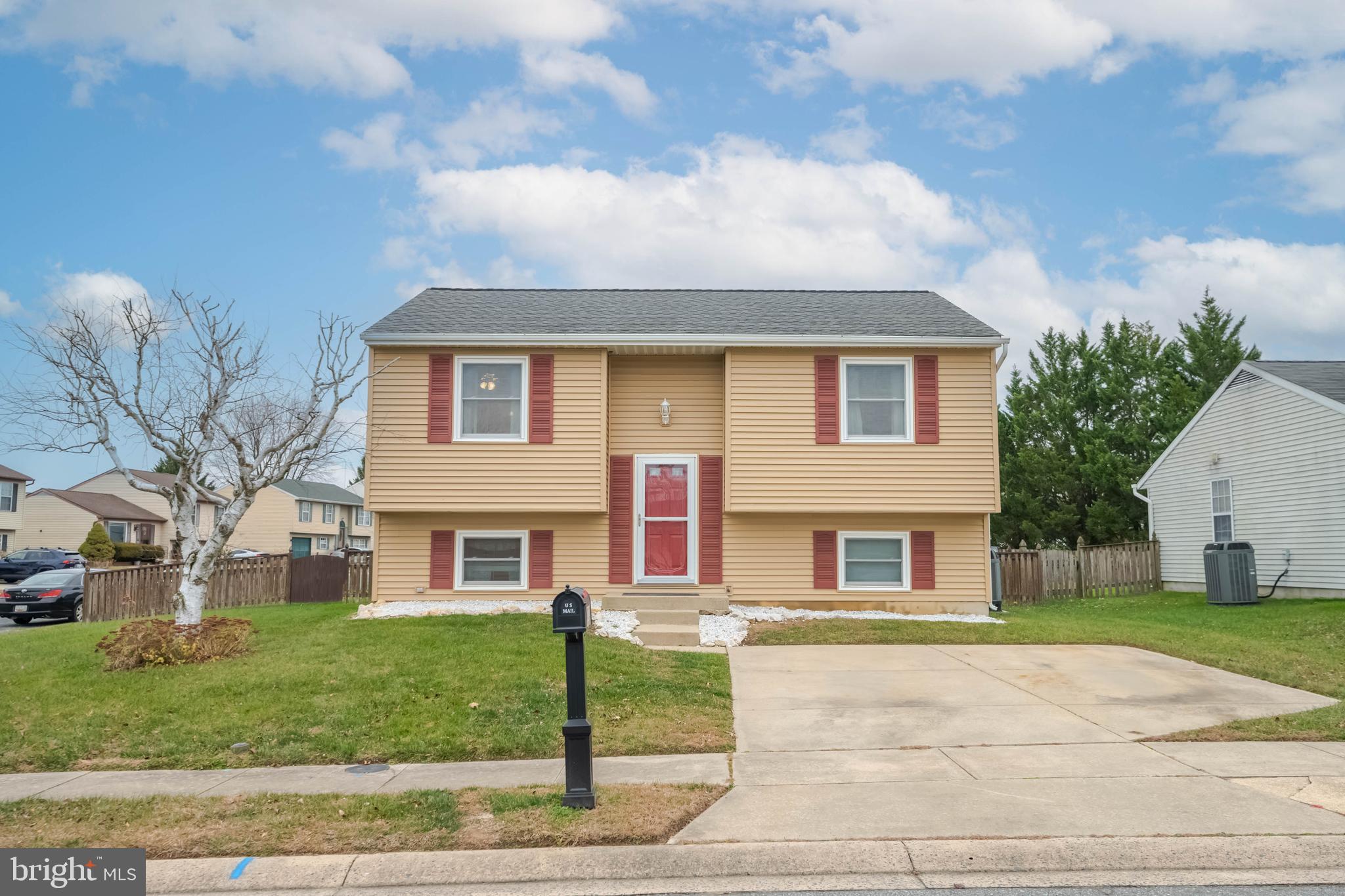 WOODBRIDGE CENTER - Residential