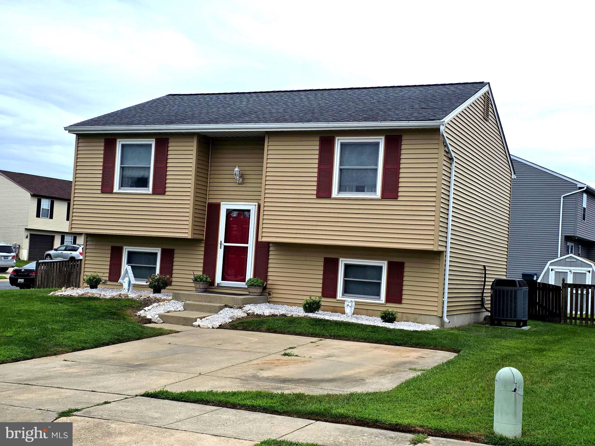 WOODBRIDGE CENTER - Residential