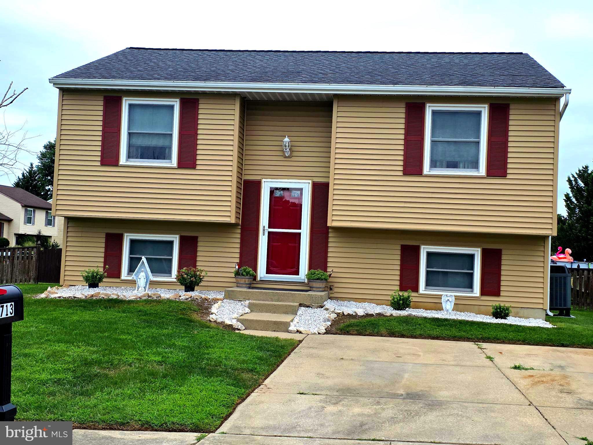 WOODBRIDGE CENTER - Residential