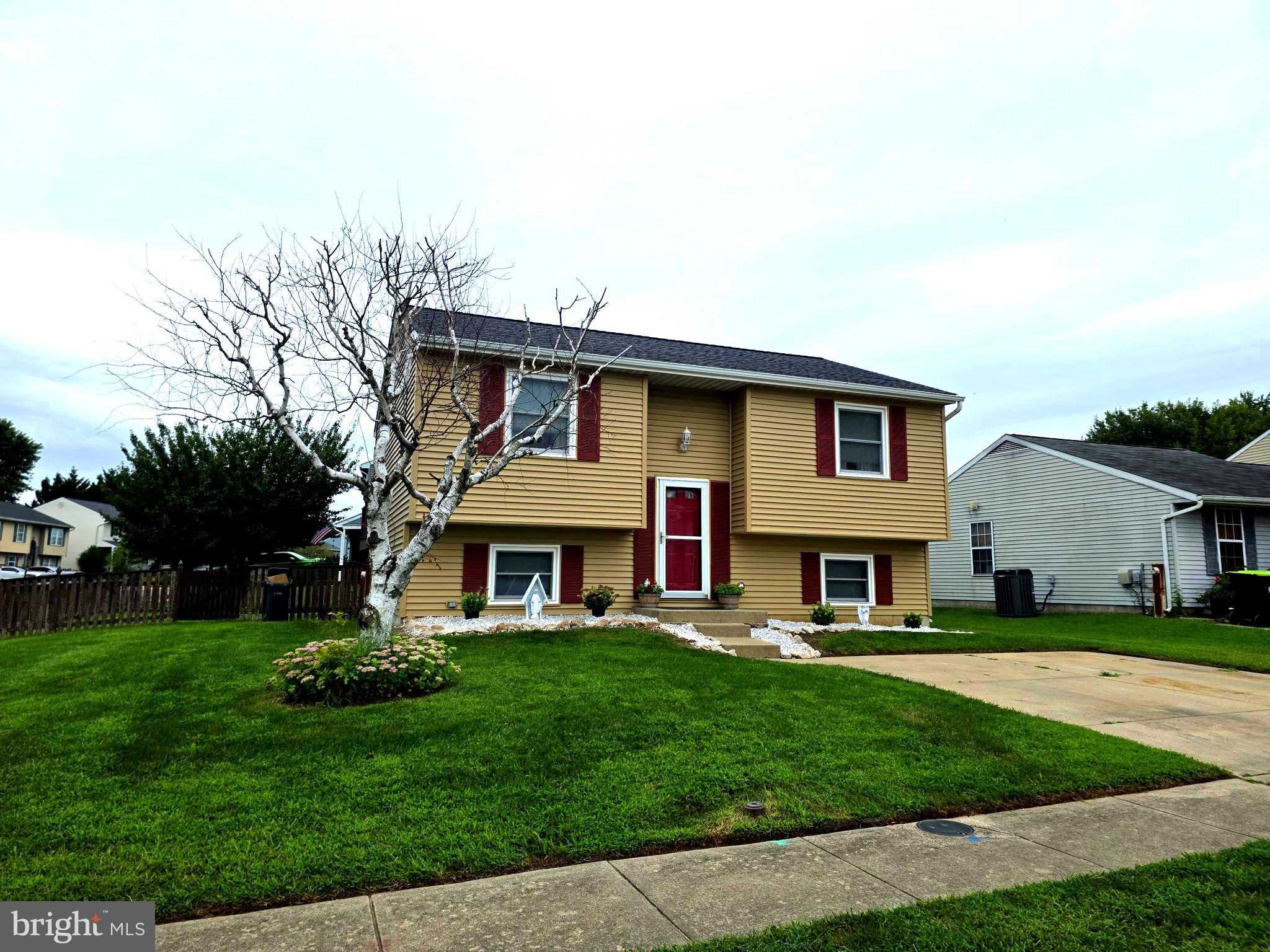 WOODBRIDGE CENTER - Residential