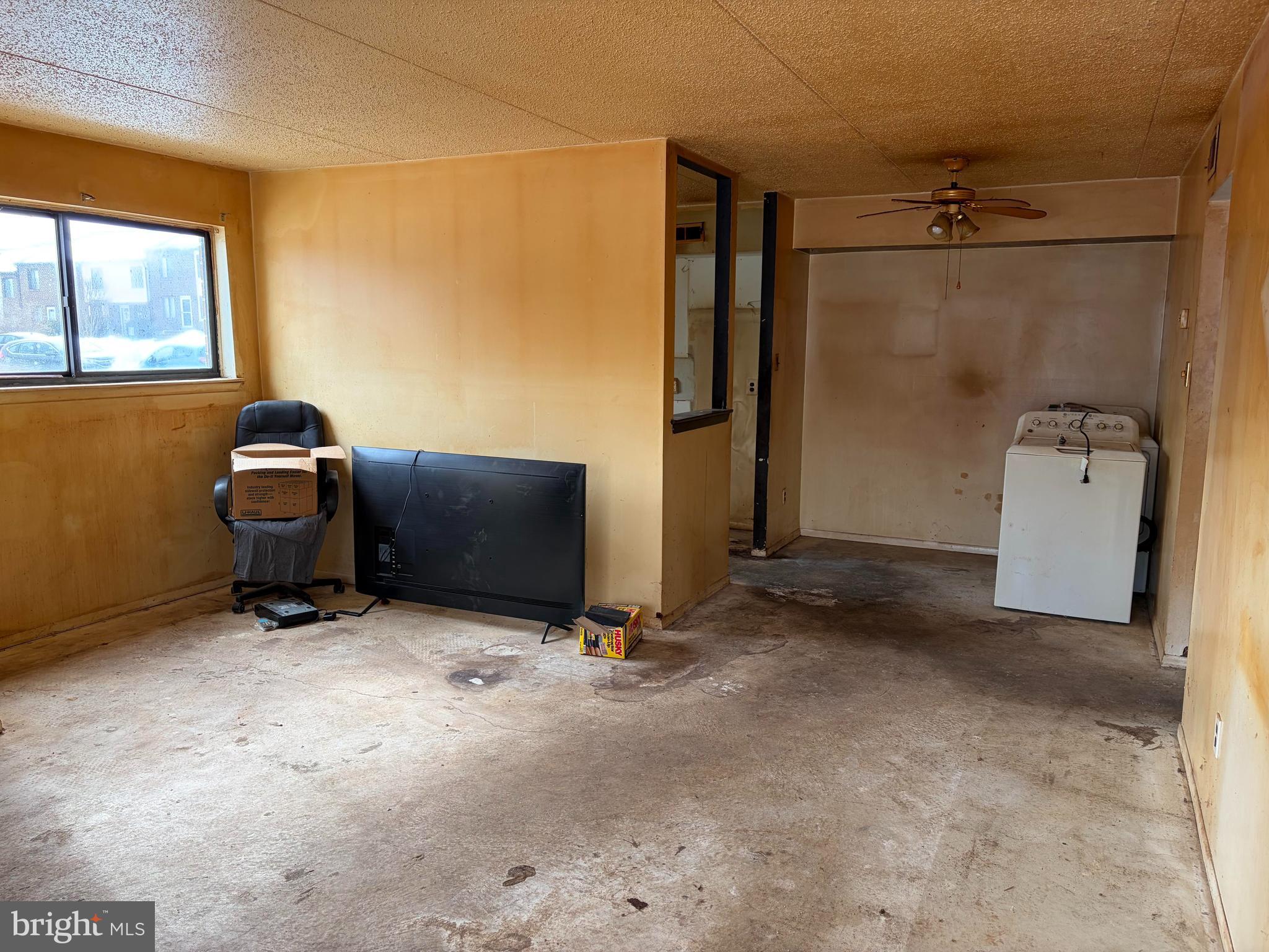 5200 HILLTOP DRIVE EE1