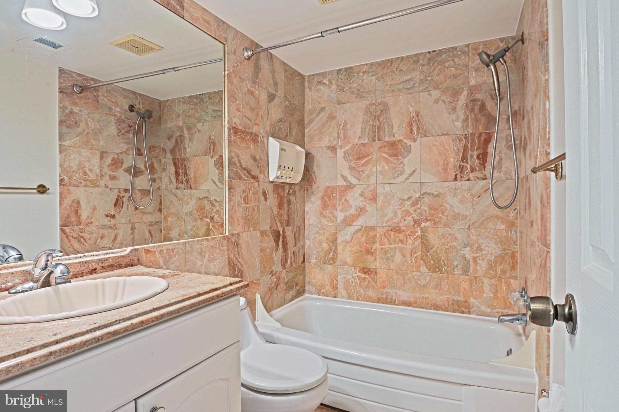 MCLEAN HILLS - Residential Lease