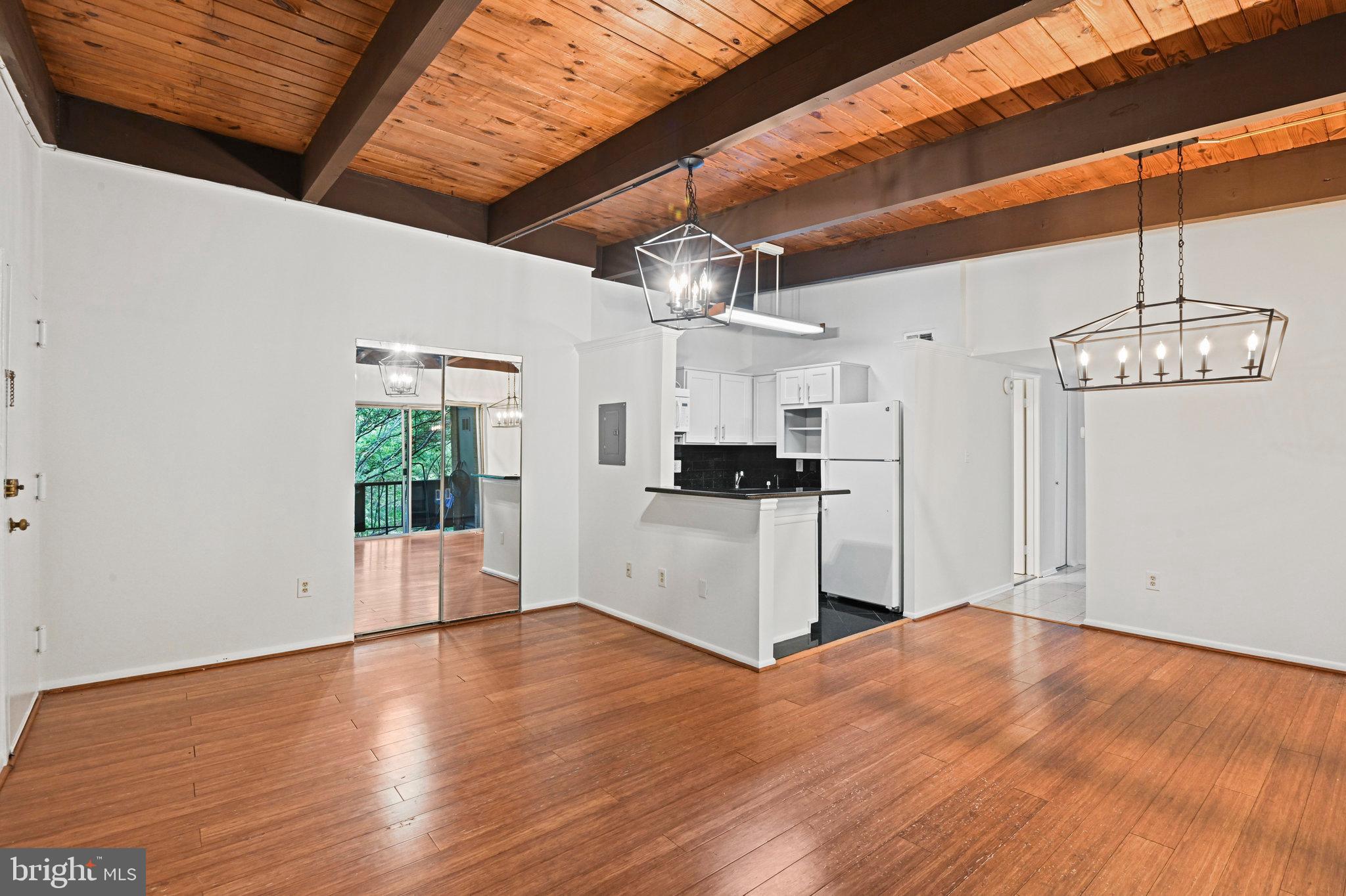 MCLEAN HILLS - Residential Lease