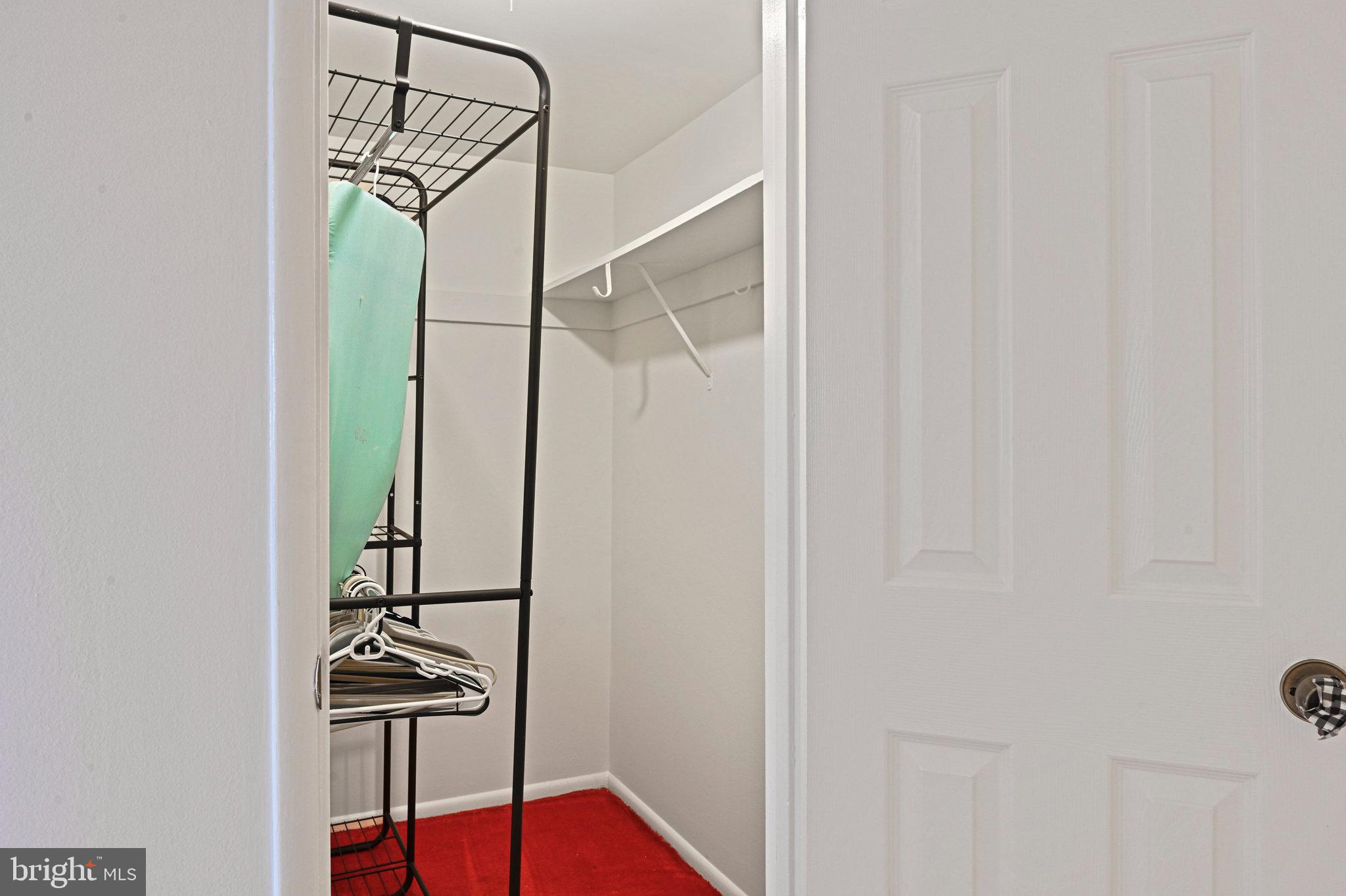 MCLEAN HILLS - Residential Lease