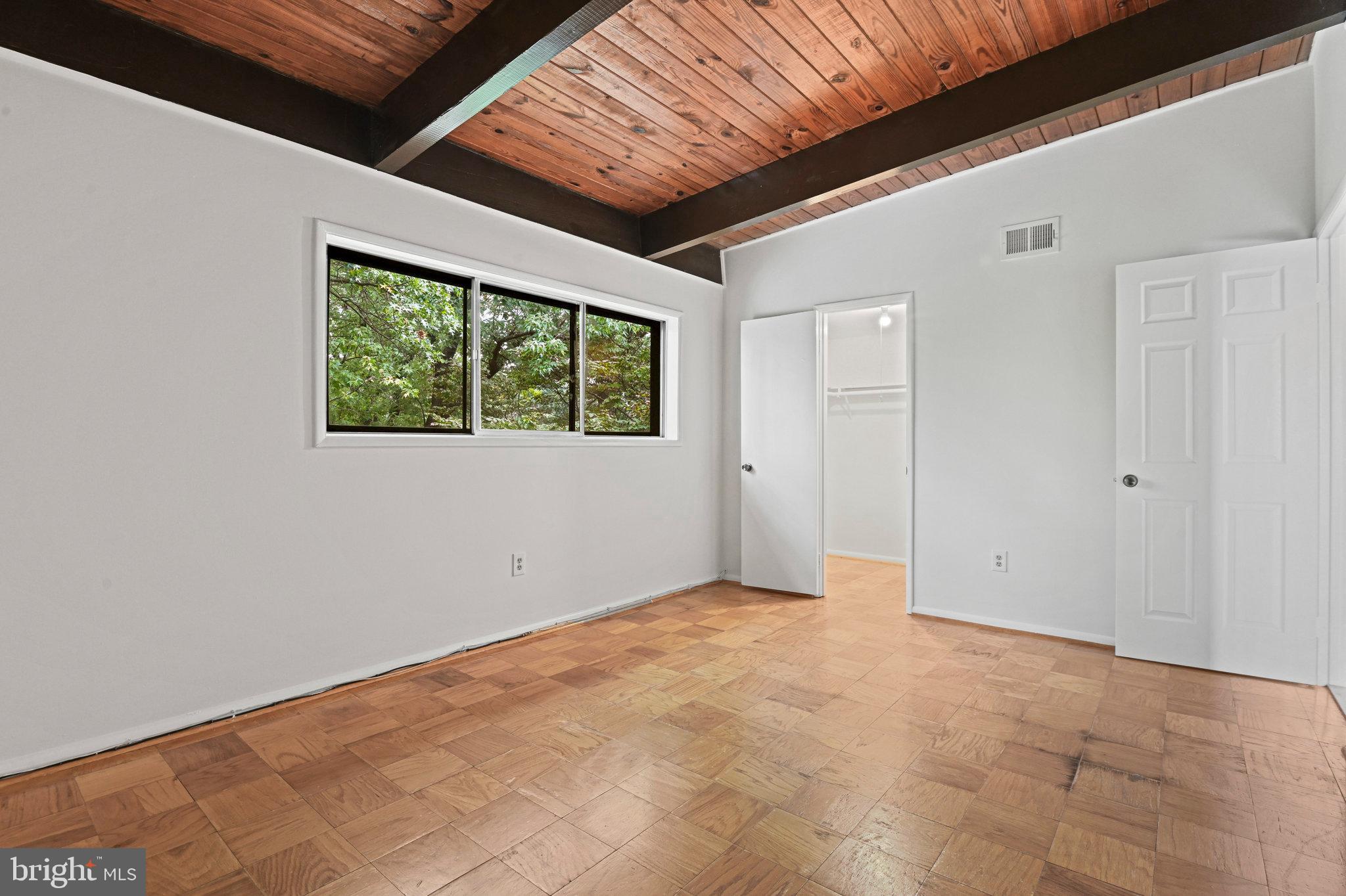 MCLEAN HILLS - Residential Lease