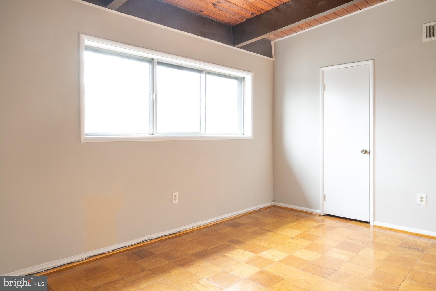 MCLEAN HILLS - Residential Lease