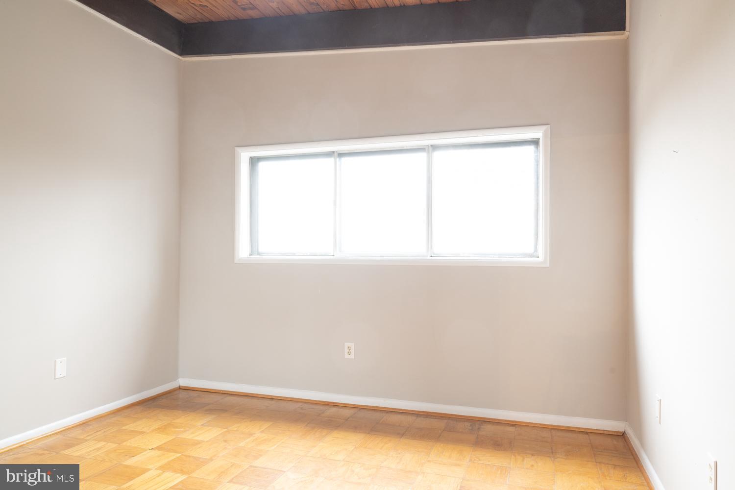 MCLEAN HILLS - Residential Lease