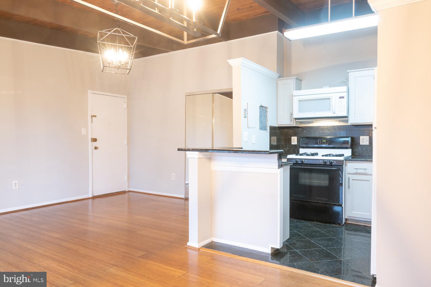 MCLEAN HILLS - Residential Lease