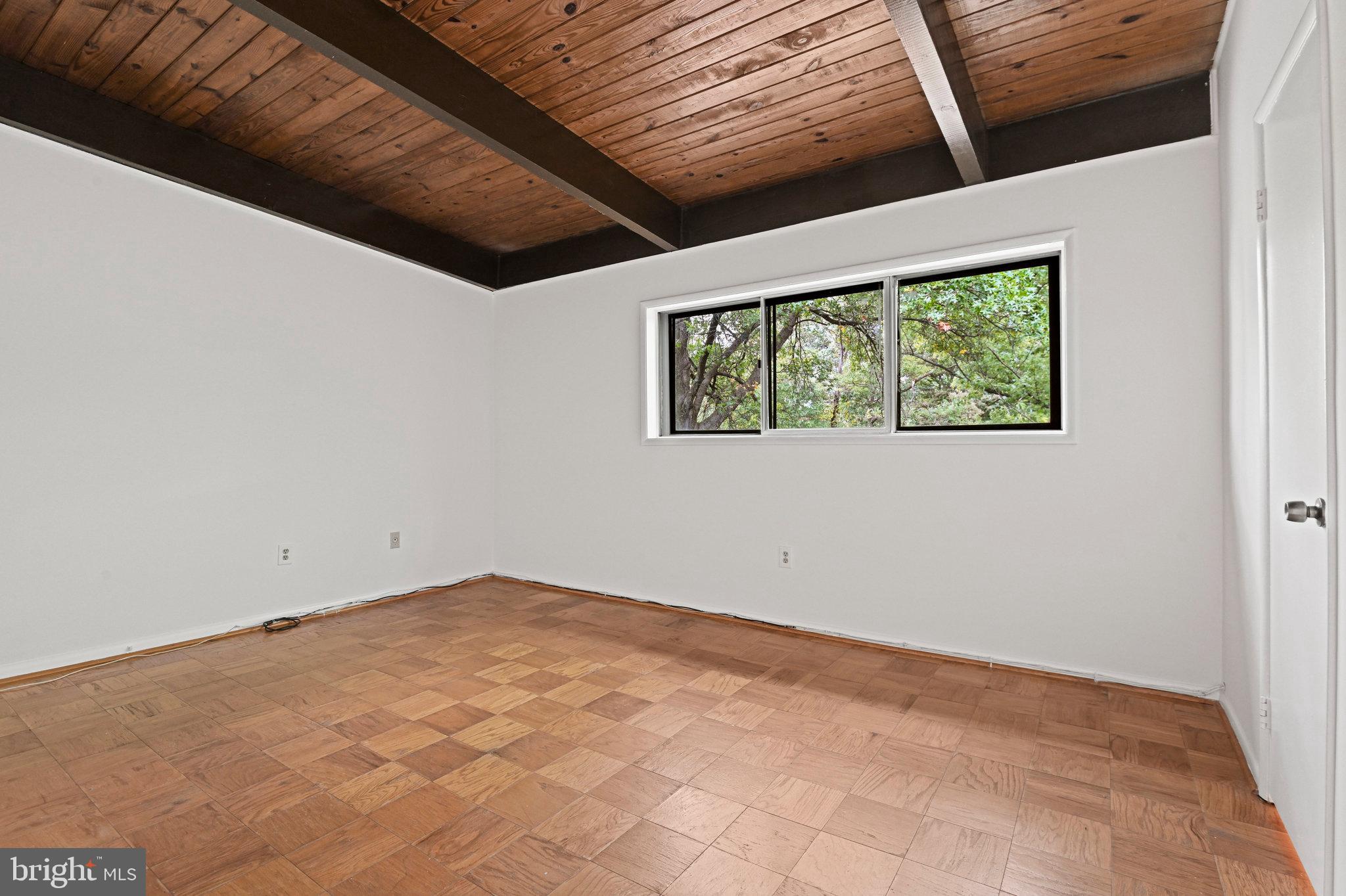 MCLEAN HILLS - Residential Lease