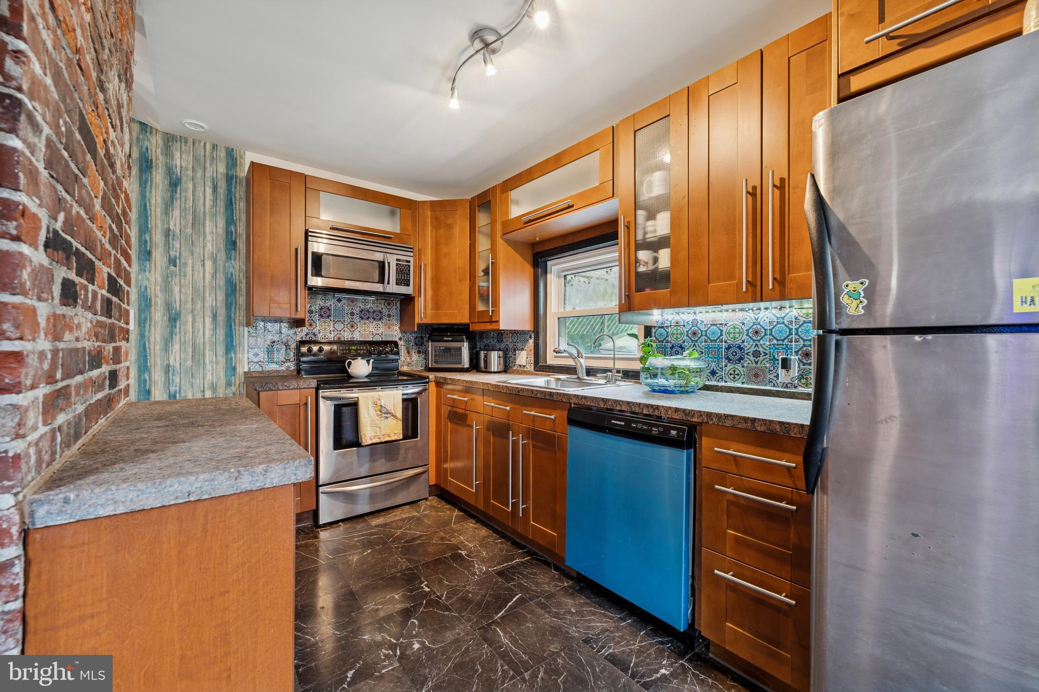 FAIRMOUNT - Residential