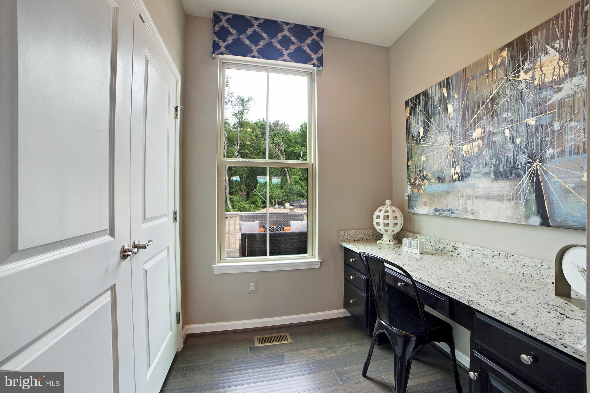 PONDVIEW - Residential