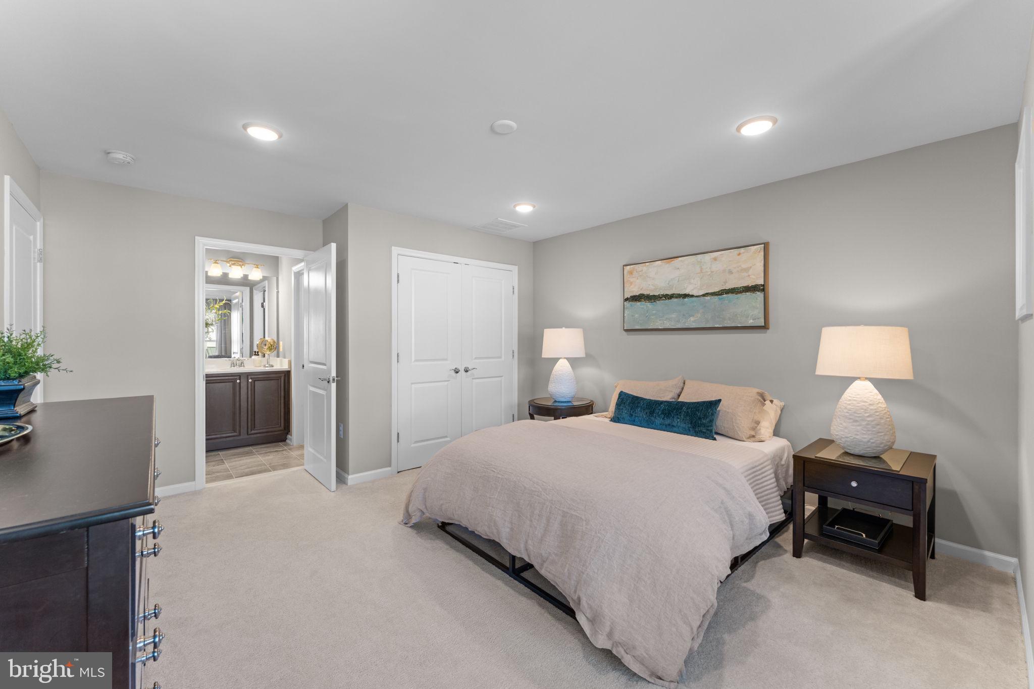 LEXINGTON 7 - Residential
