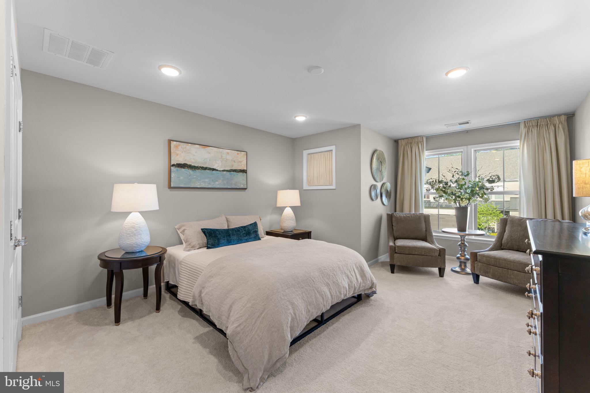 LEXINGTON 7 - Residential