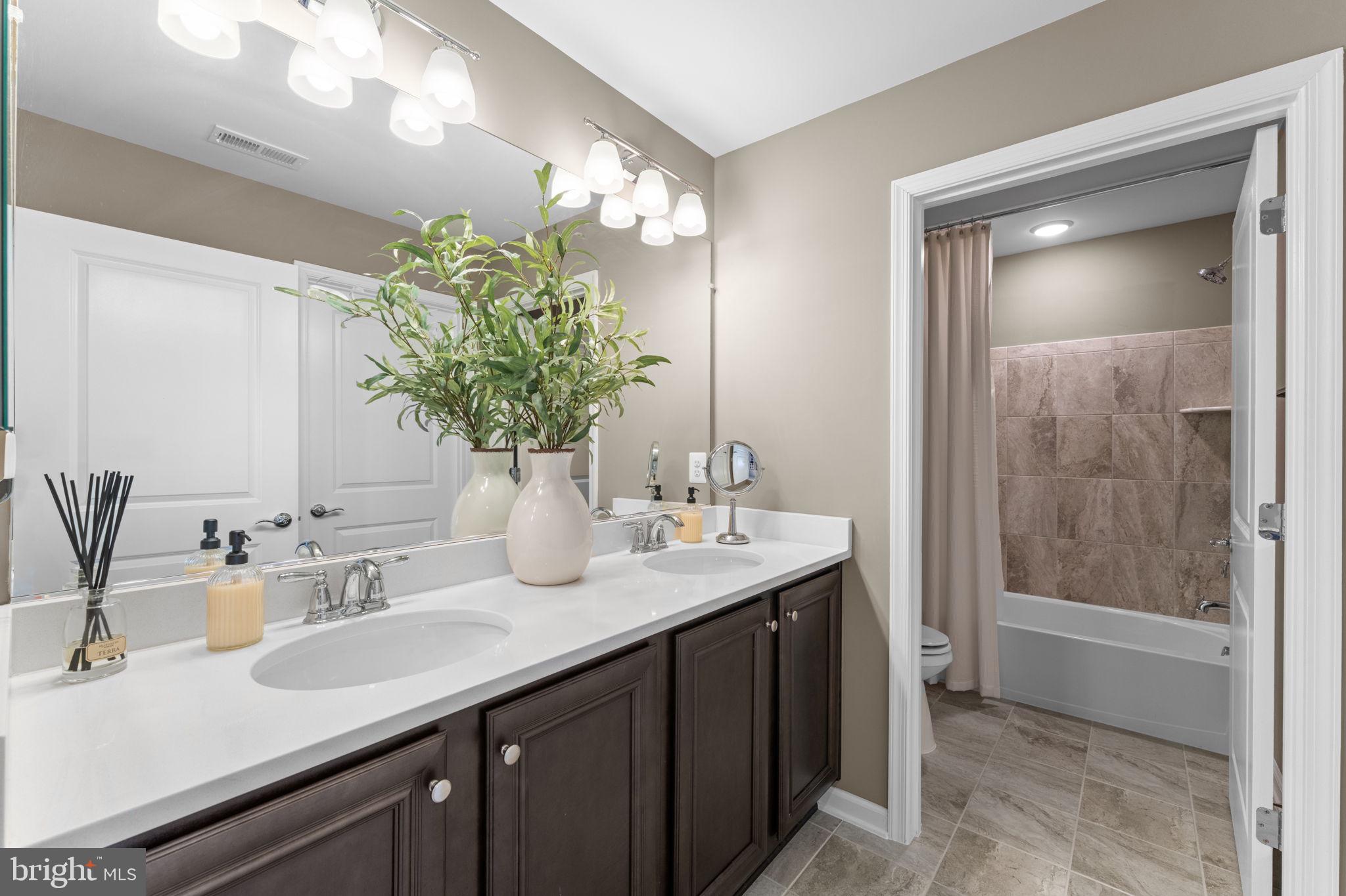 LEXINGTON 7 - Residential