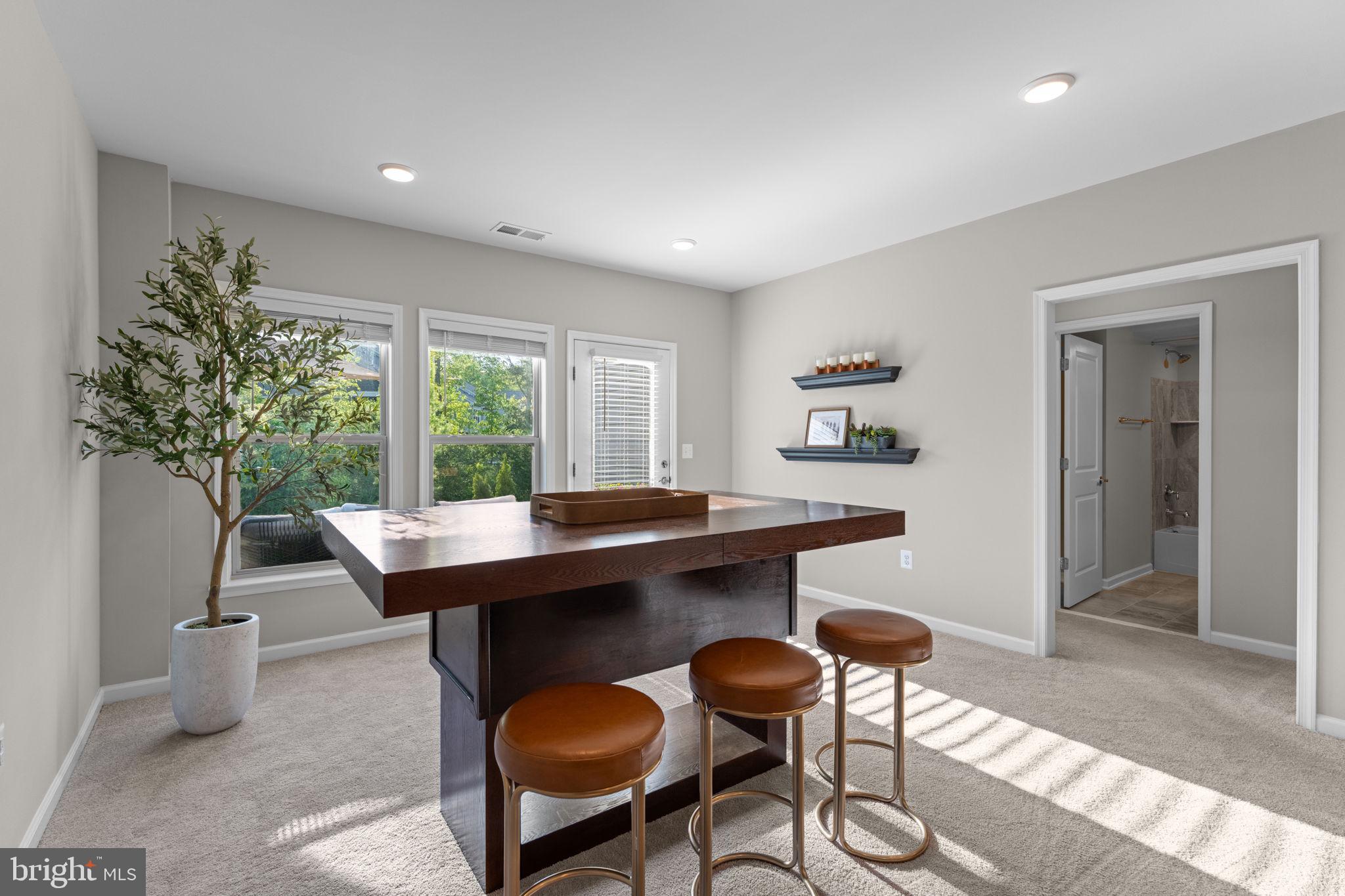 LEXINGTON 7 - Residential