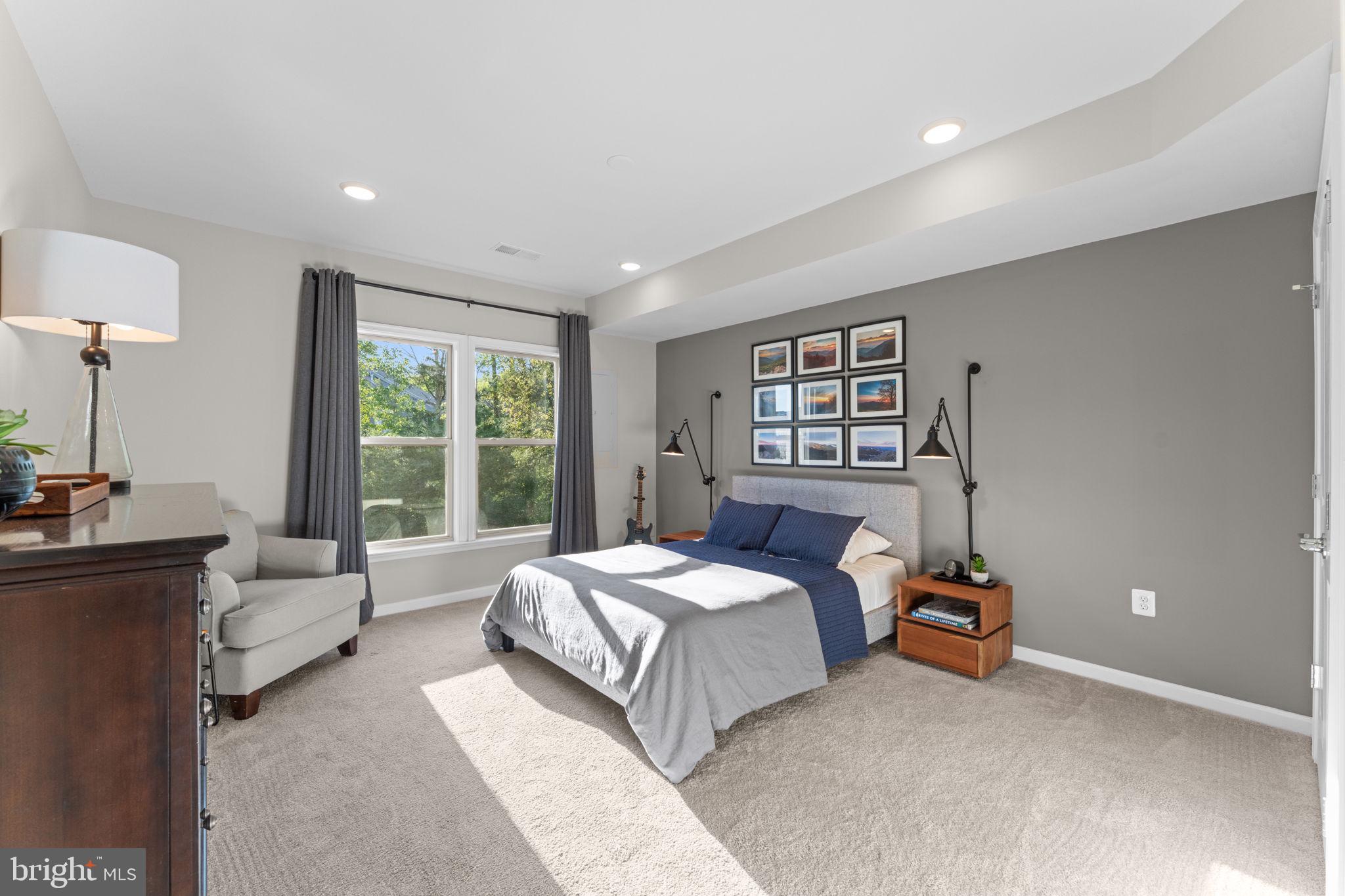 LEXINGTON 7 - Residential