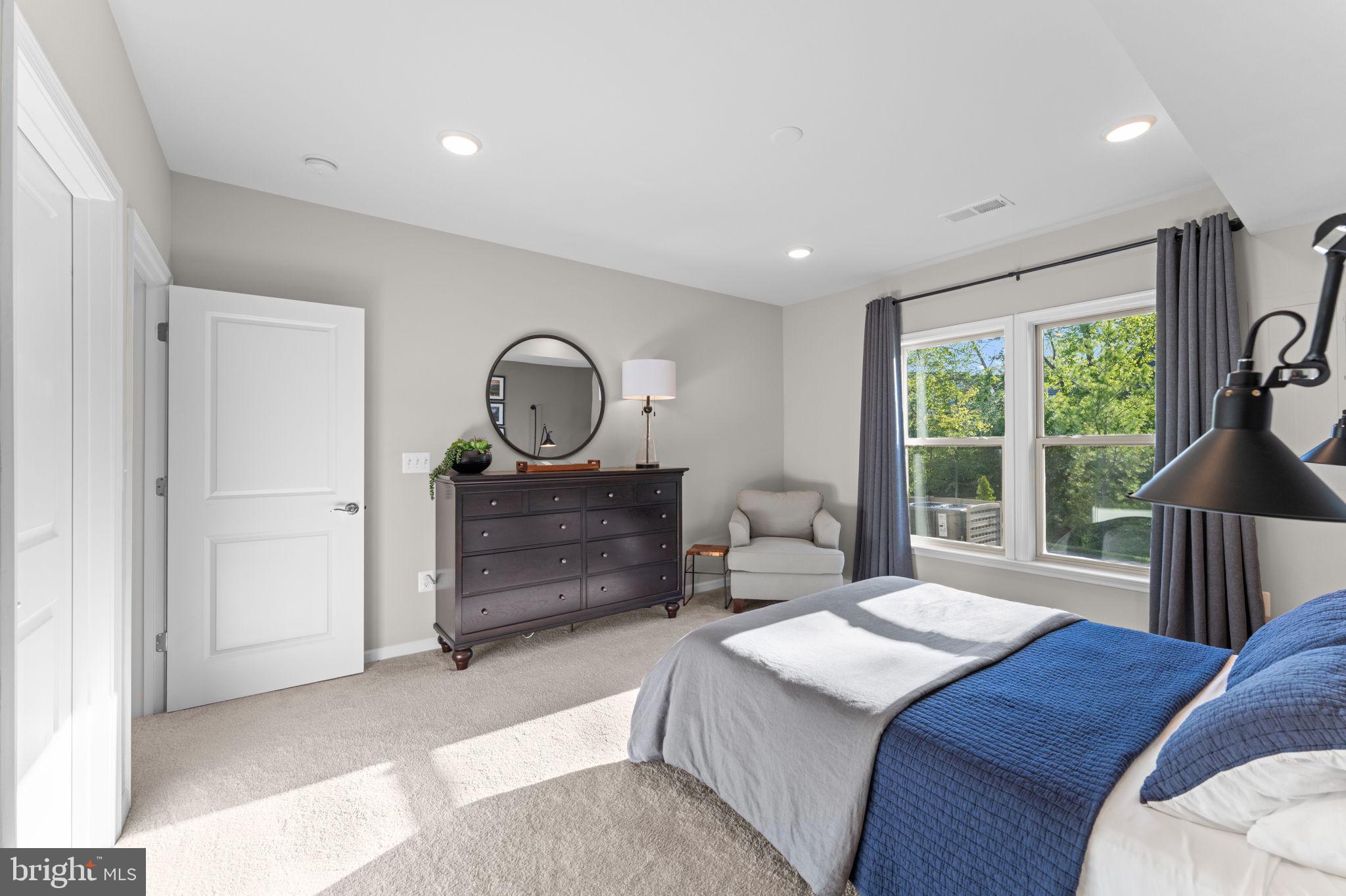 LEXINGTON 7 - Residential
