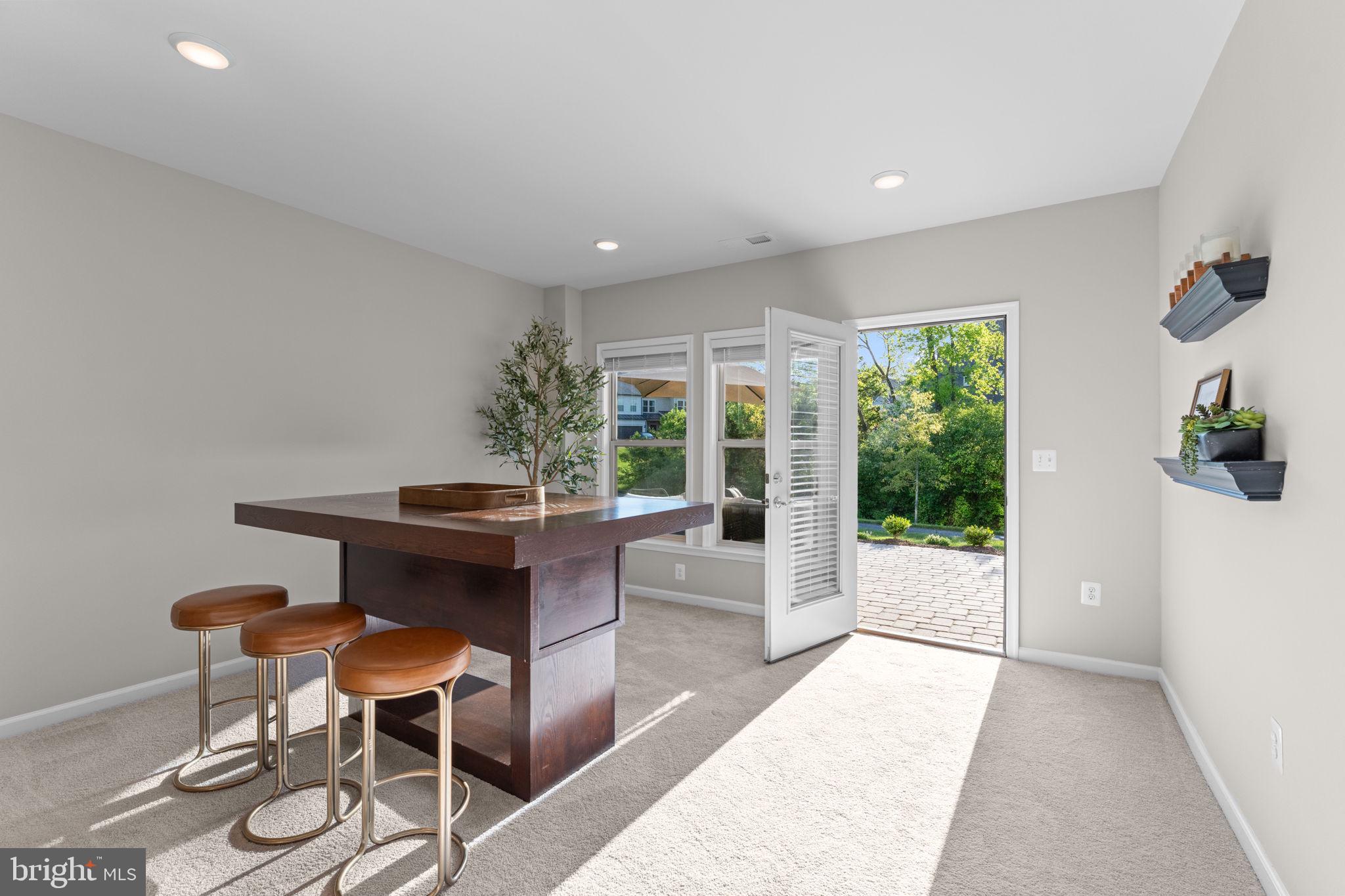 LEXINGTON 7 - Residential
