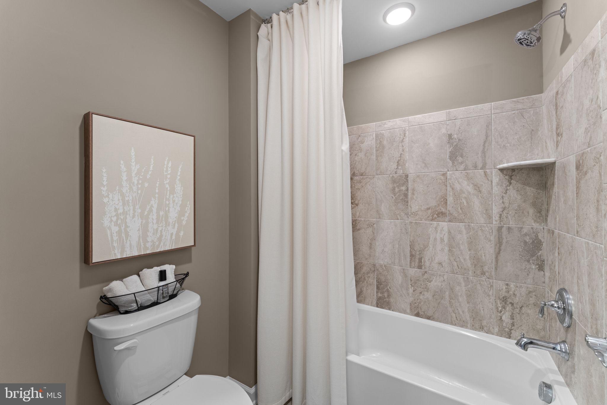 LEXINGTON 7 - Residential