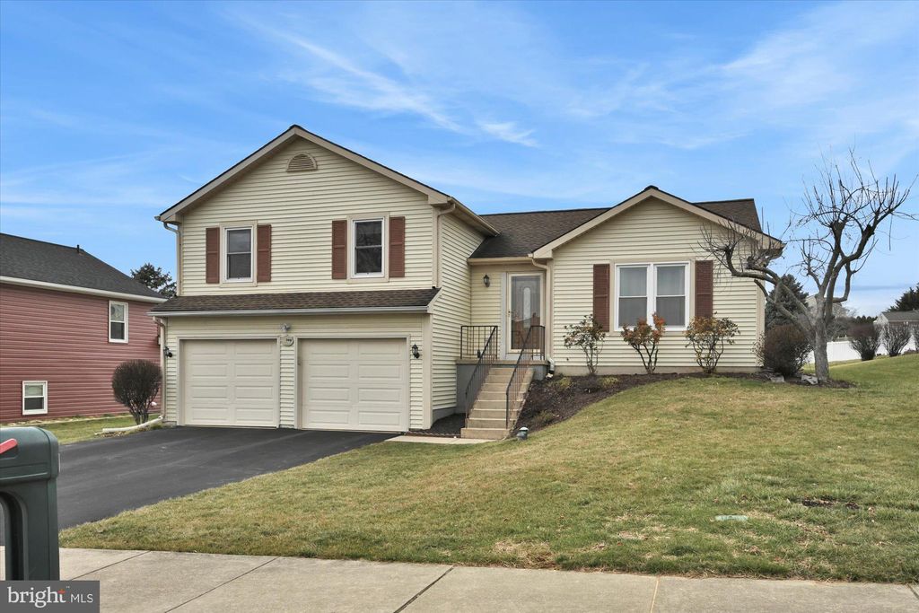 Photo of 308 MENTZER AVE, NEW HOLLAND, PA 17557 (MLS # PALA2030452)