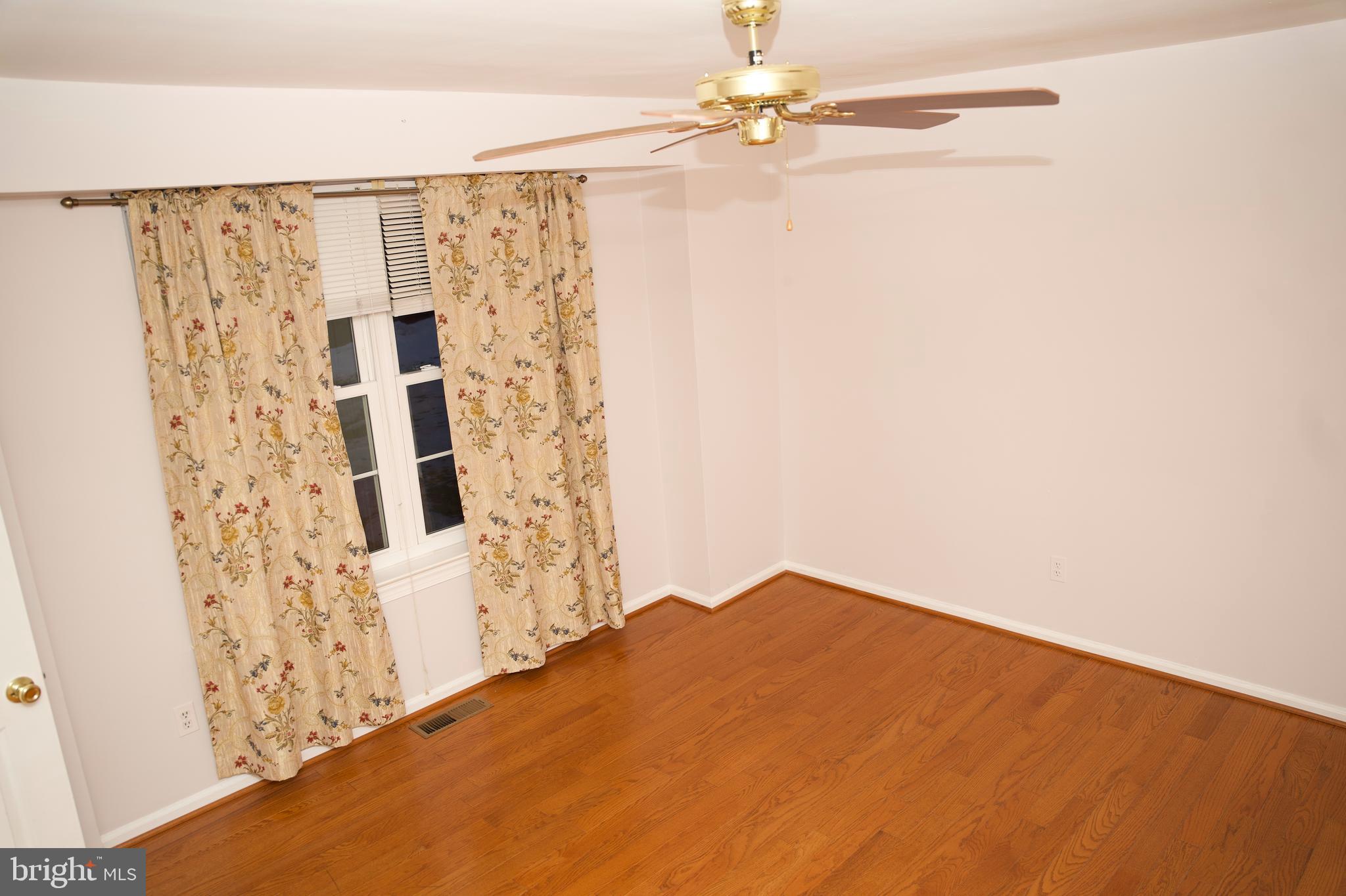 COUNTRY BEND - Residential