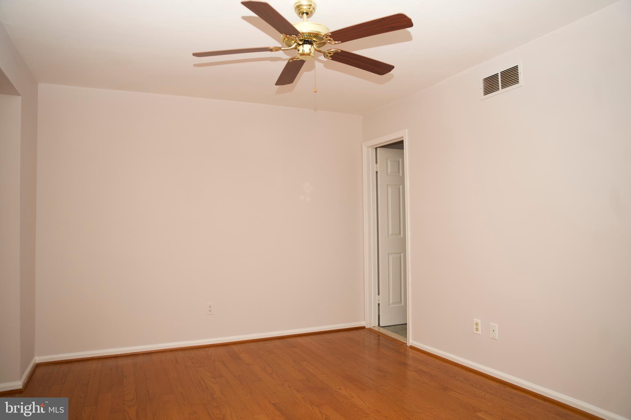 COUNTRY BEND - Residential