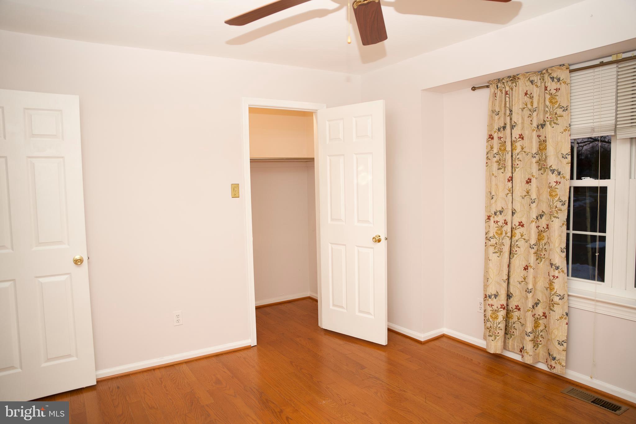 COUNTRY BEND - Residential