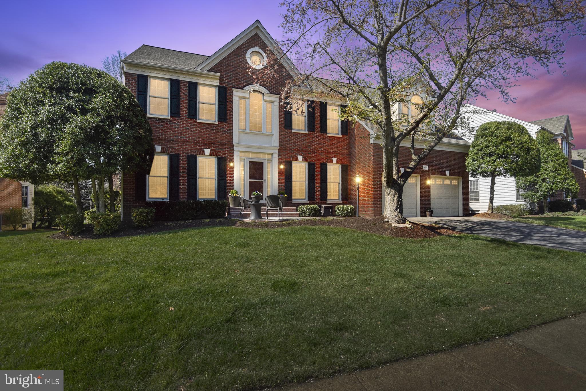 MONROE MANOR - Residential