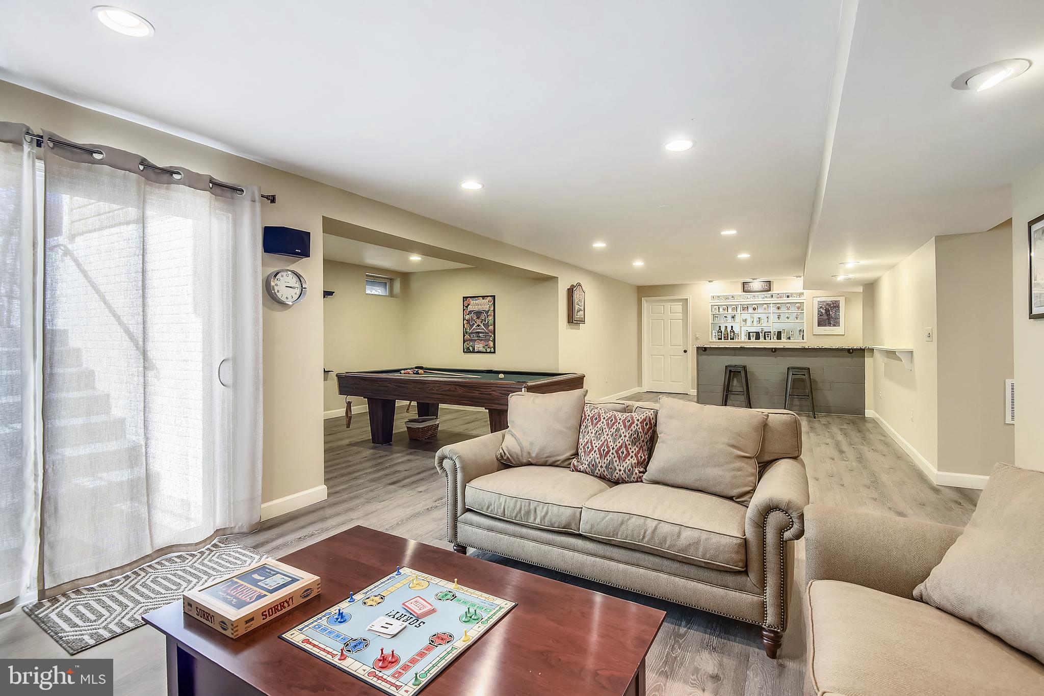 MONROE MANOR - Residential