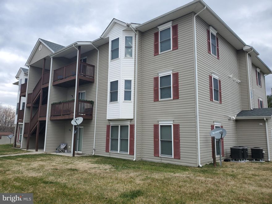 3rd floor condo w/ storage building/area ready for occupancy. Open floor plan with wood laminate flooring, cathedral ceilings, private balcony, and separate laundry room. Pets considered case by case. Condo Assoc. has weight max of 50 lbs. and no more than 2. Water/sewer included. Apply online at listers website or NVAR or VAR rental application with $50 application fee per person can be dropped off to our office.