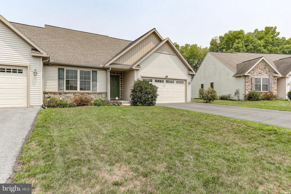 Photo of 5309 Oak Leaf Dr, Mount Joy, PA 17552 (MLS # PALA2037244)