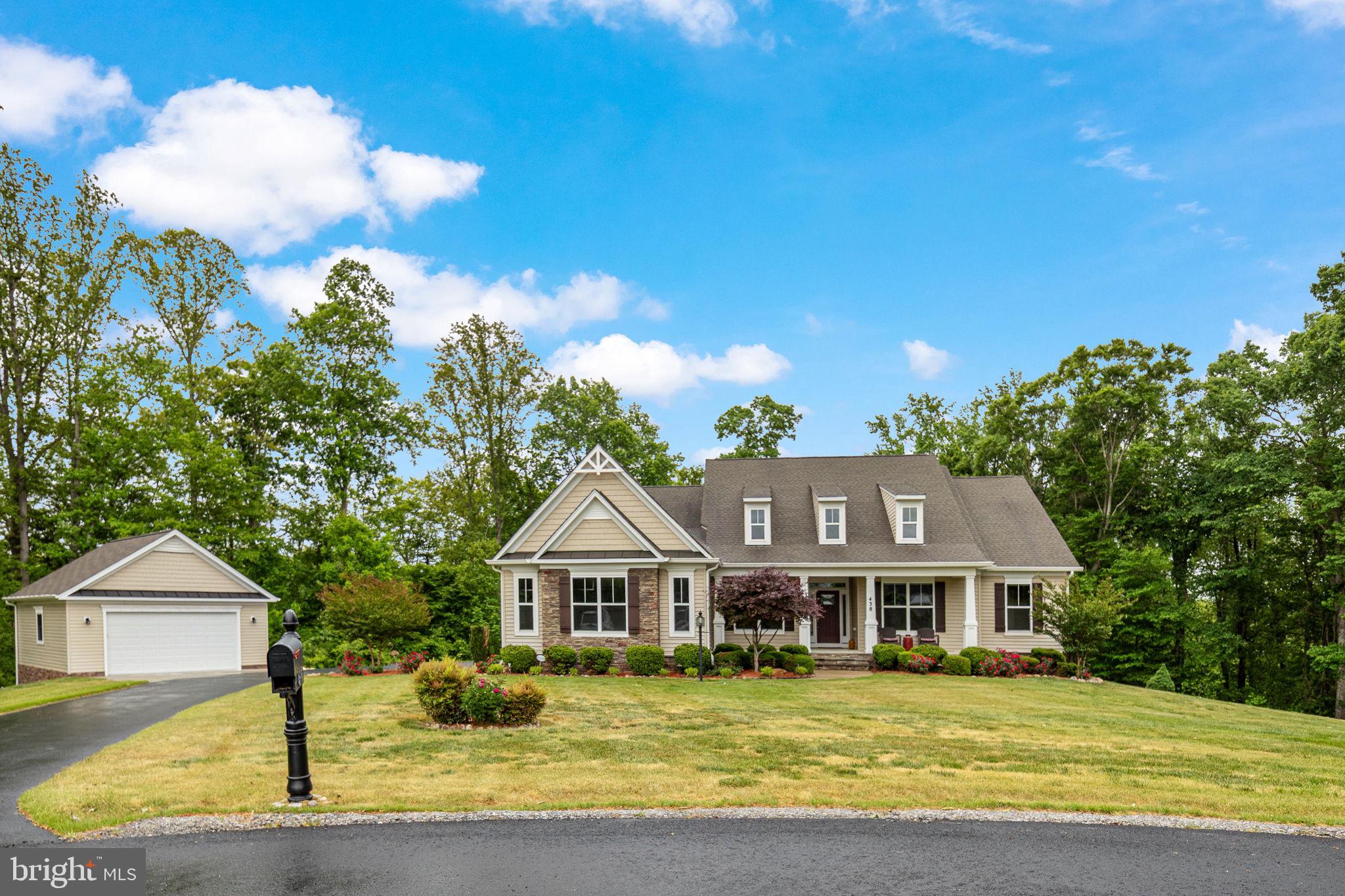 438 BRENTHEM FARM DRIVE