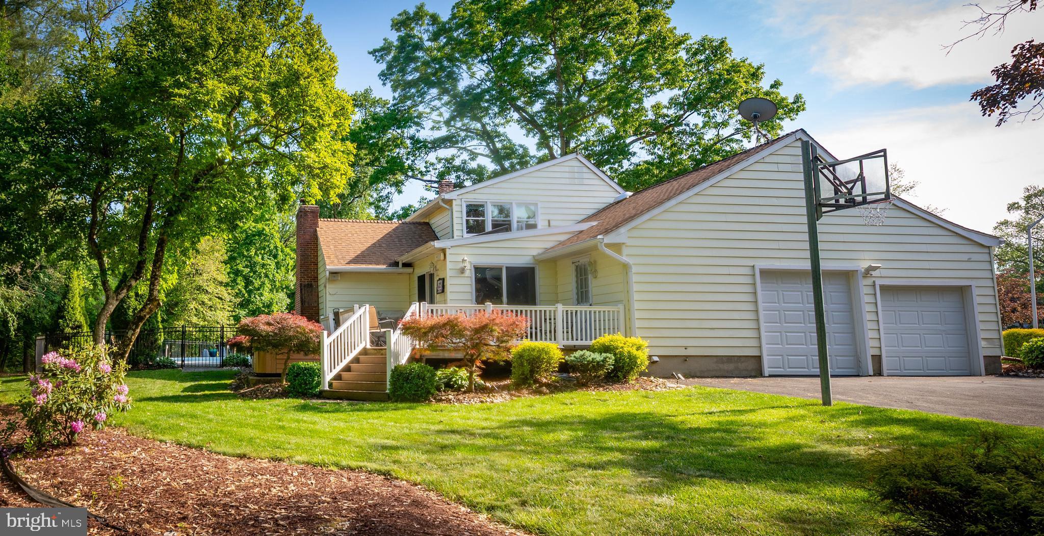 7 CARRIAGE WAY