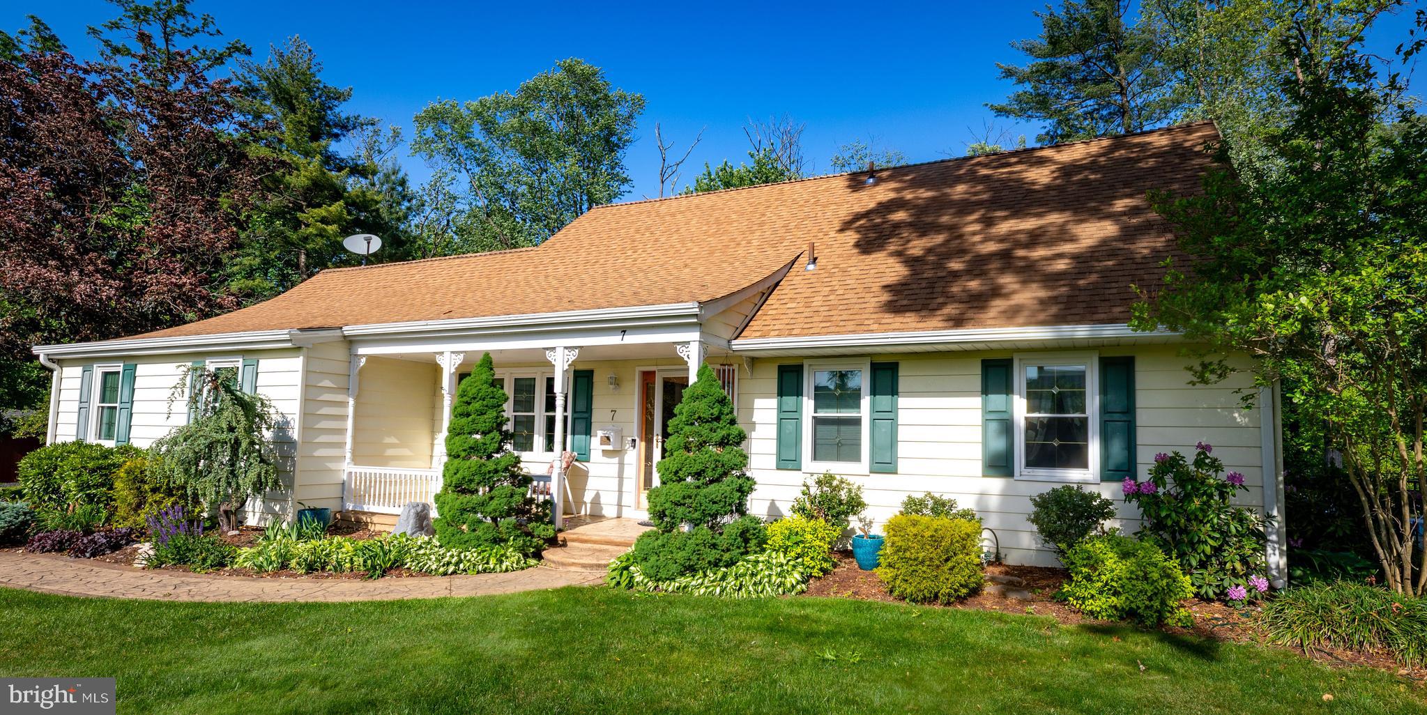 7 CARRIAGE WAY